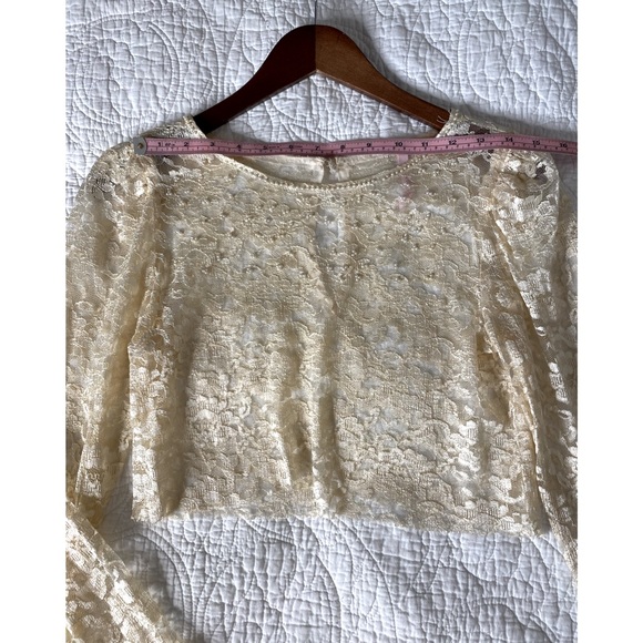 90’s VINTAGE Cropped Lace Top 🦪 - Picture 6 of 9